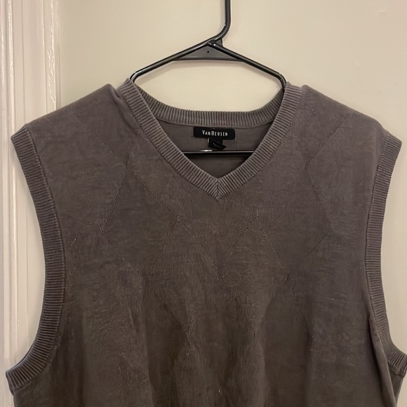Gray sweater vest - Picture 4 of 4